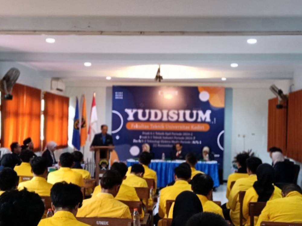 Yudisium Fakultas Teknik Universitas Kadiri Tahun 2025: Mengukuhkan Lulusan Unggul dan Berdaya Saing